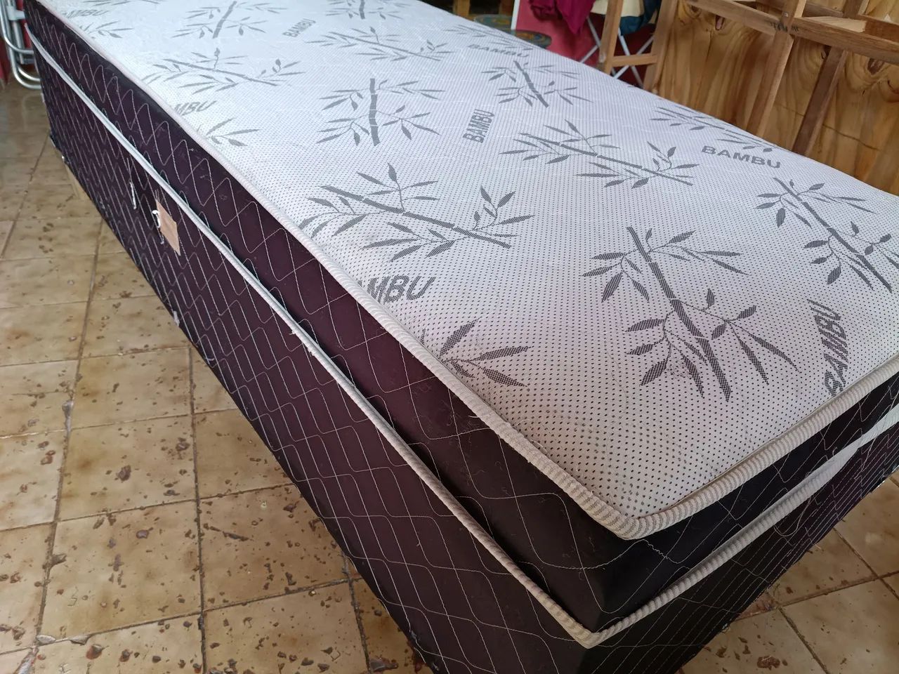 Cama box solteiro conjugado....já tá higienizado 