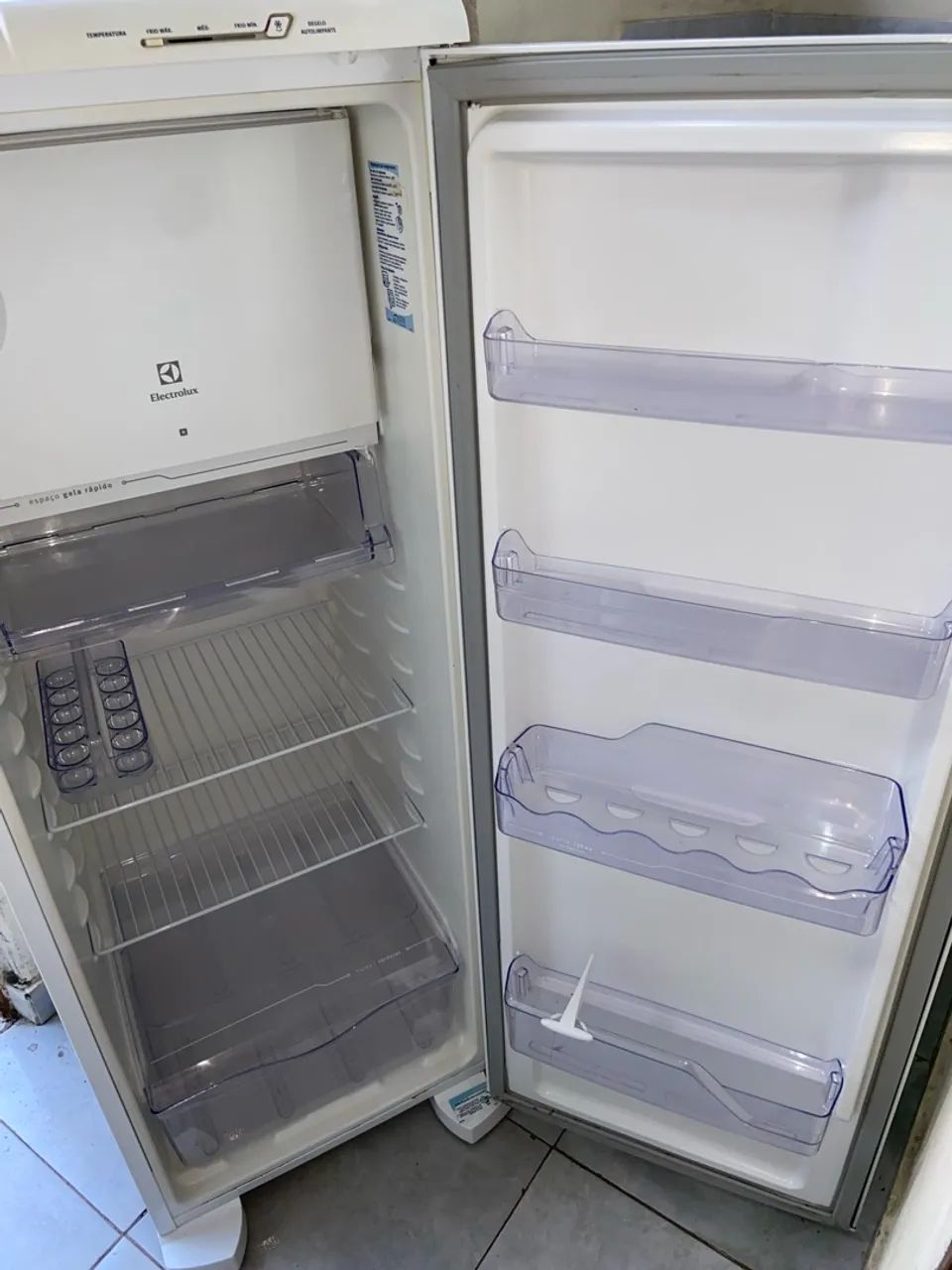 Geladeira eletrolux seminova 450$
