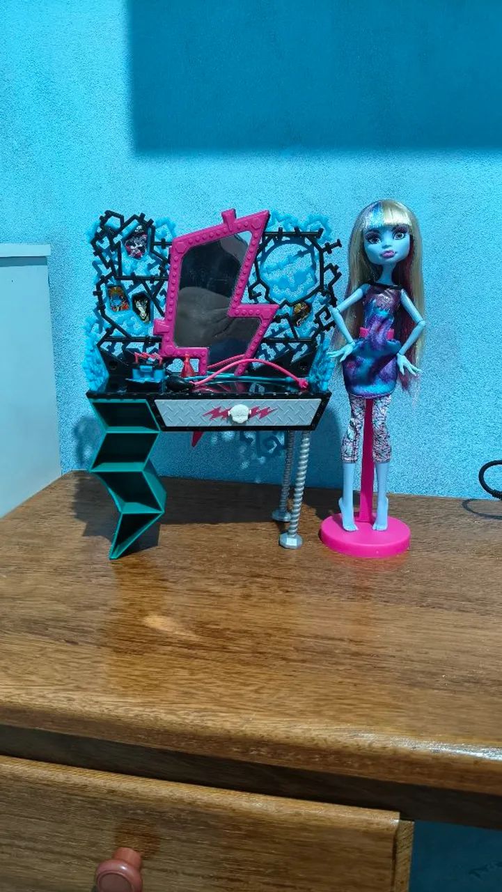 PENTEADEIRA + BONECA MONSTER HIGH 