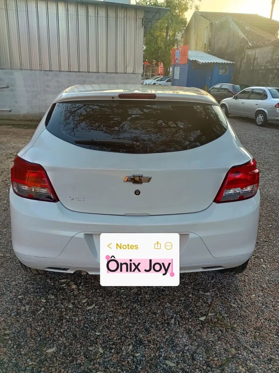 Chevrolet Onix JOY Hatch 1.0 8V Flex Mec. 4P 2018 - Foto 2