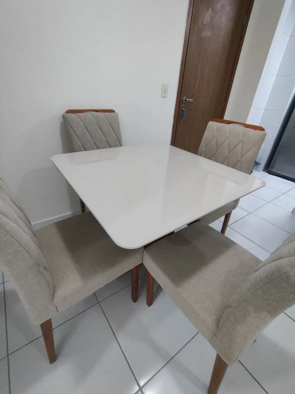 Table for 465163273680643120