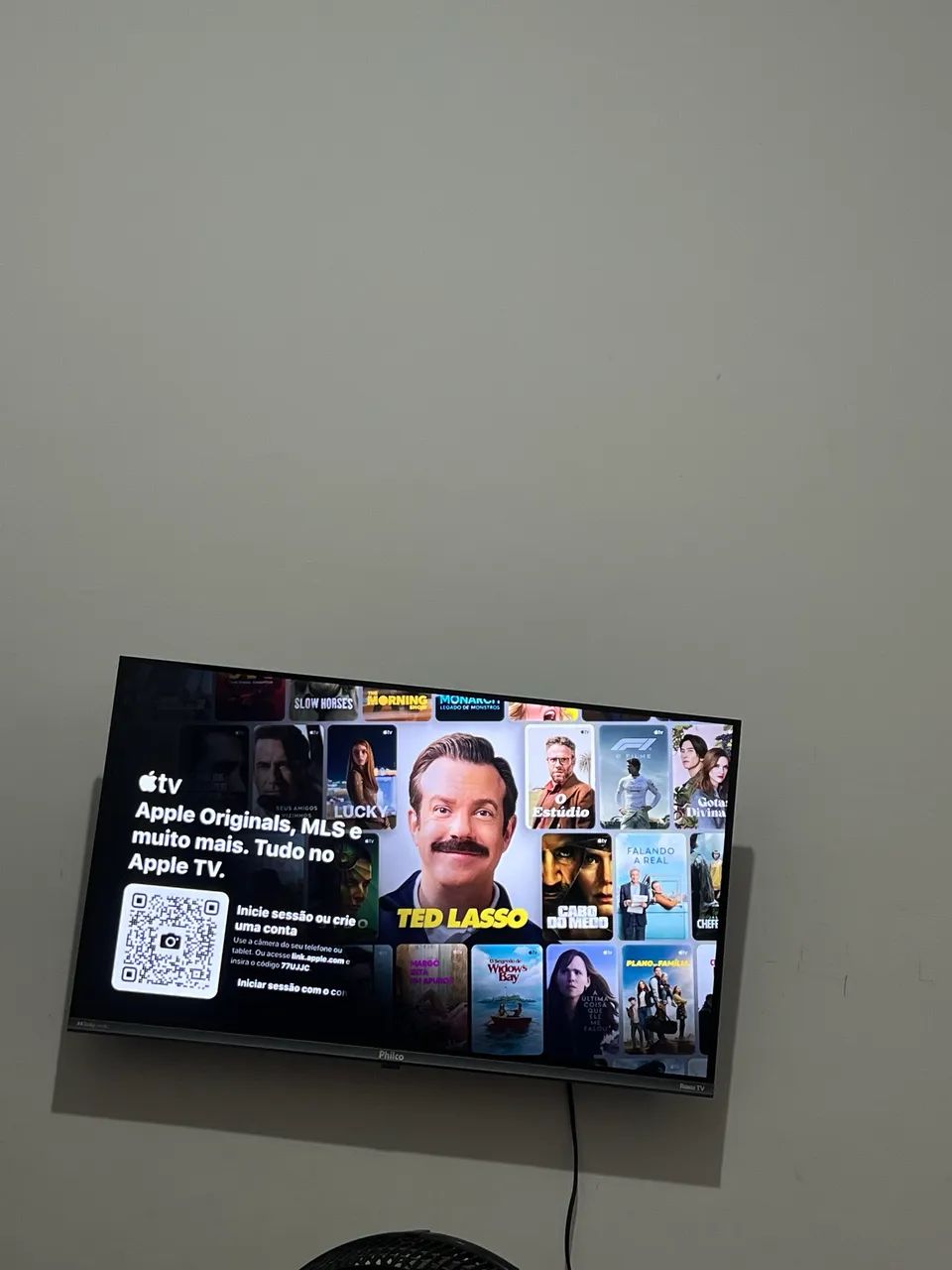Vendo tv nova com caixa 
