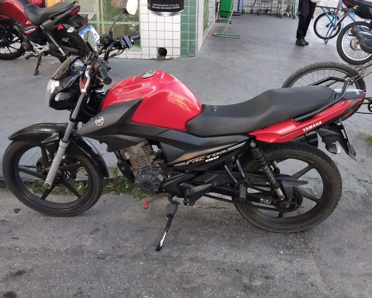 Vendo YBR150 Factor Ed