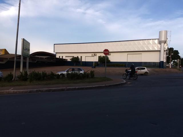 Galpao Comercial,Av.Ulisses Pompeo de Campos esquina com Rua Bom Jesus, Varzea Grande Mt - Foto 12