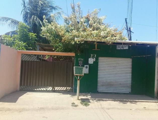 Casa com ponto comercial: Vende-se ou troca-se