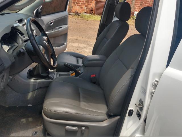 Hilux STD 2013/2013, 3.0 D4D 4X4 manual - Foto 3