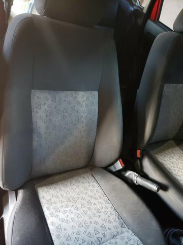 Fiesta Sedan 2011 - 1.0 - 4P - Foto 6