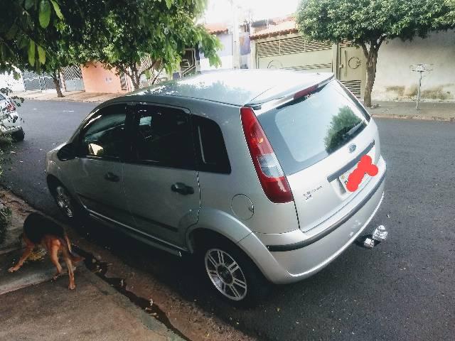 Fiesta Hatch 2005 Completo - Foto 2