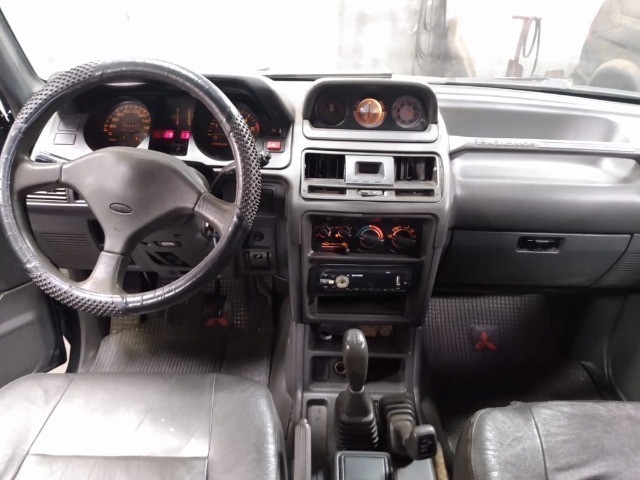 MITSUBISHI- PAJERO 1995_ DIESEL. EM BOM ESTADO DE CONSERVAÇÃO.