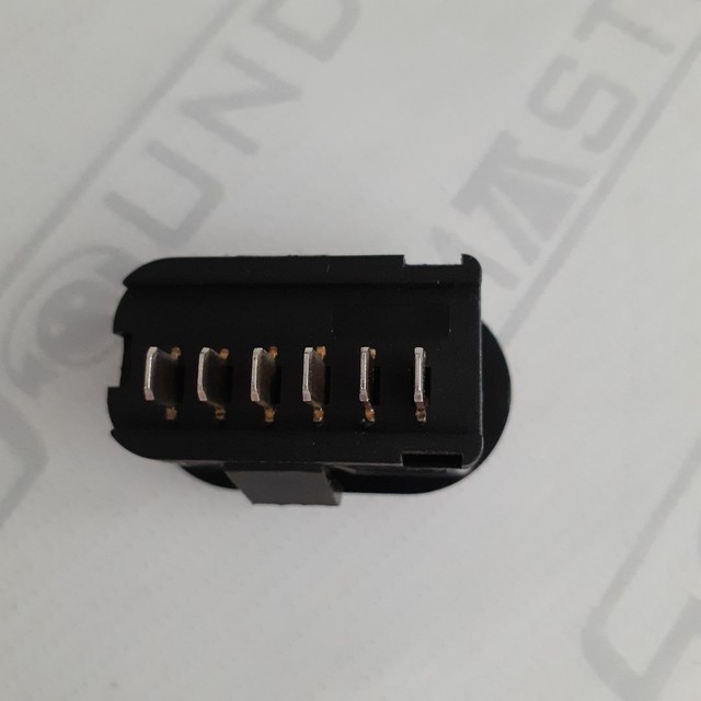 Botão  simples do vidro elétrico. Para: Corsa antigo. Novo.