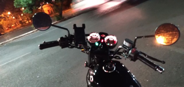 MOTO SUZUKI INTURDER