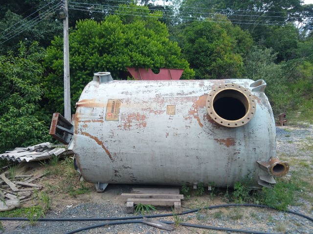 Tanque de fibra com misturador ou caixa d'água