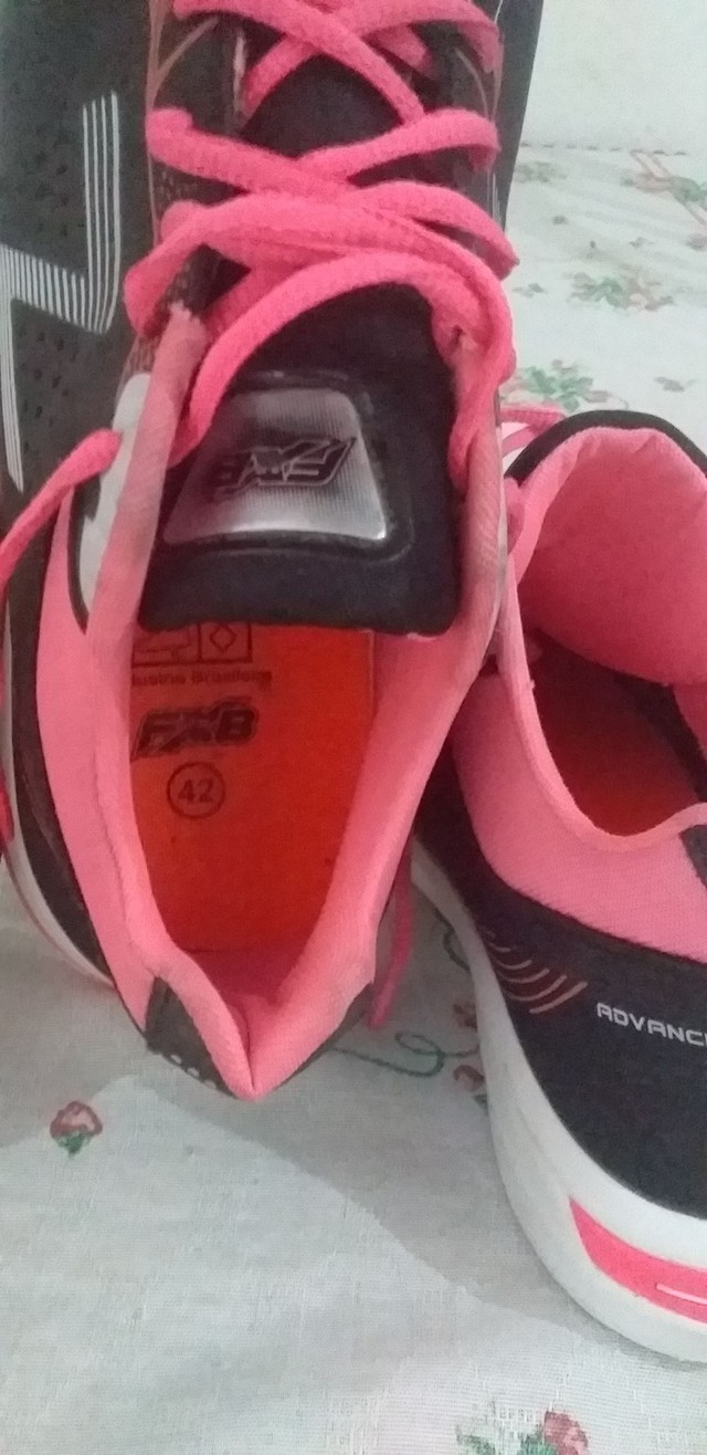 Estou vendendo esse tênis porq ganhei do meu esposo mas ficou grande em  mim.. - Roupas e calçados - Caiçaras, Belo Horizonte 1004496314 | OLX