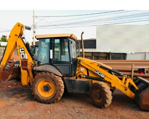 Retroescavadeira JCB 2016