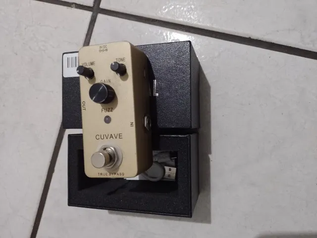 Pedal cuvave fuzz para guitarra