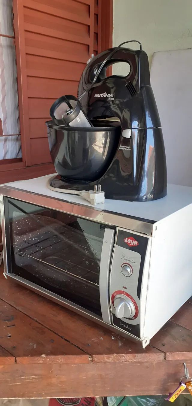 FORNO ELÉTRICO E BATEDEIRA