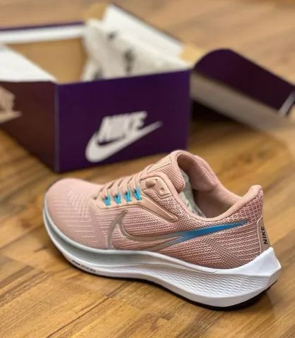 Wmns nike best sale runallday gold