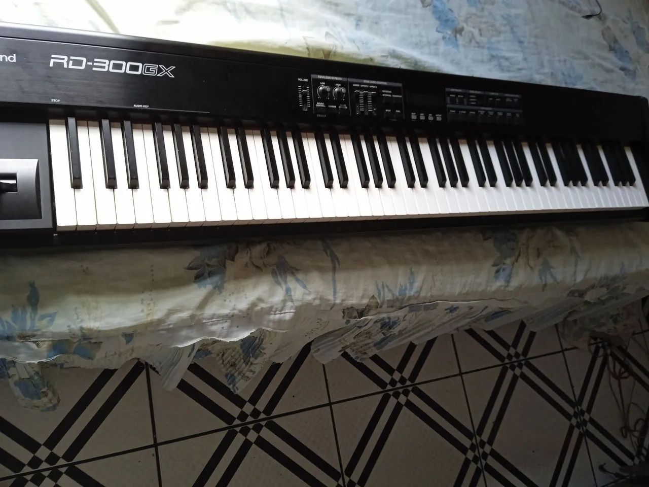 Teclado Roland RD-300GX - Foto 4