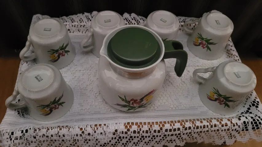 CONJUNTO PORCELANA POZZANI BULE / LEITEIRA + 06 CANECAS - NOVO - Foto 3
