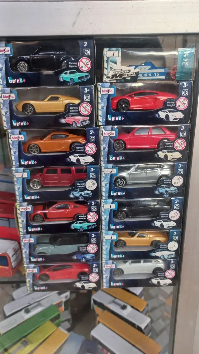 Lote 60 carrinhos 1:64 da maisto