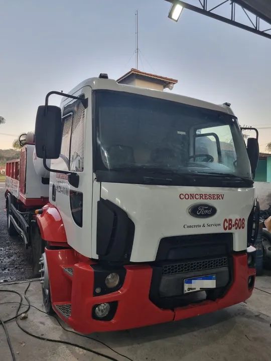 Bomba de concreto Schwing SPL 2000 / Caminhão Ford cargo conjunto 2011/12