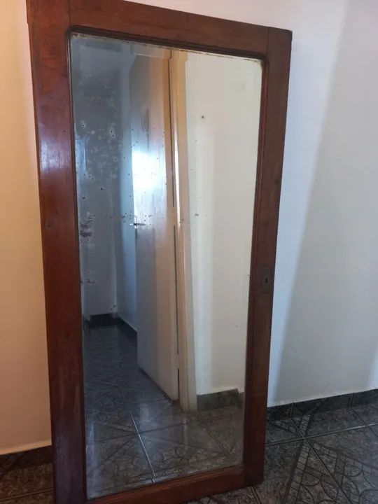 Espelho antigo madeira era de um guarda roupa - Foto 6