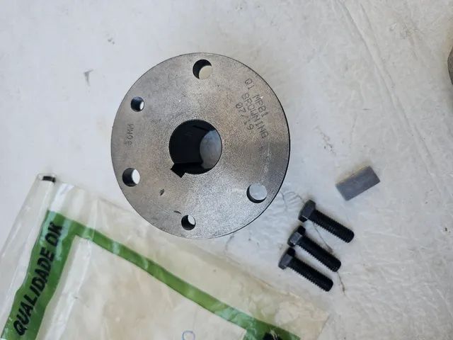 Bucha flange adaptador para equipamentos komatsu novo original - Foto 4