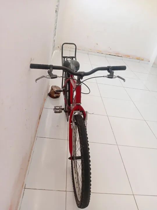 Bicicleta vermelha com marchas - Foto 2