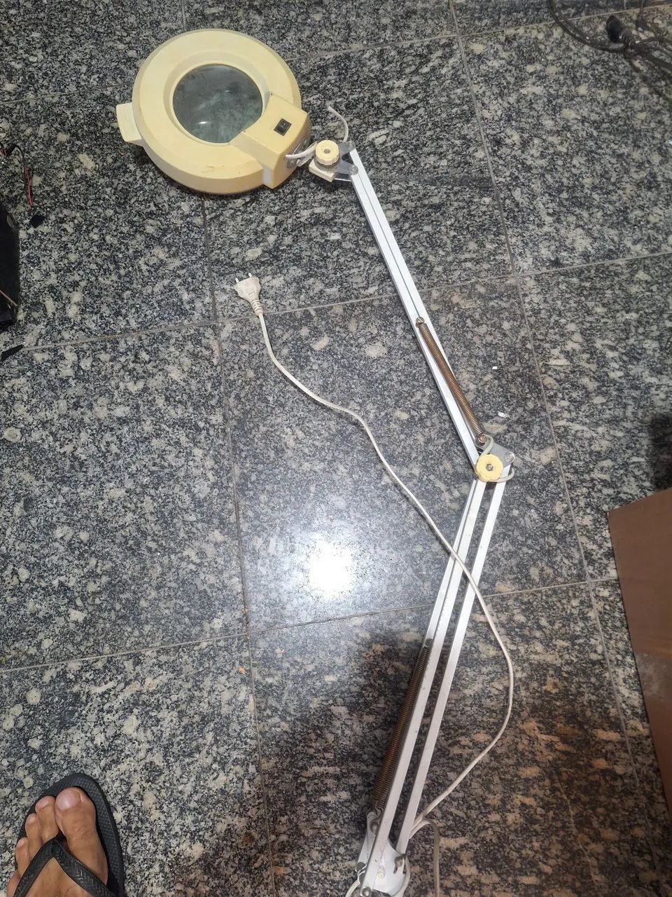 Luminária com Lupa para Procedimentos