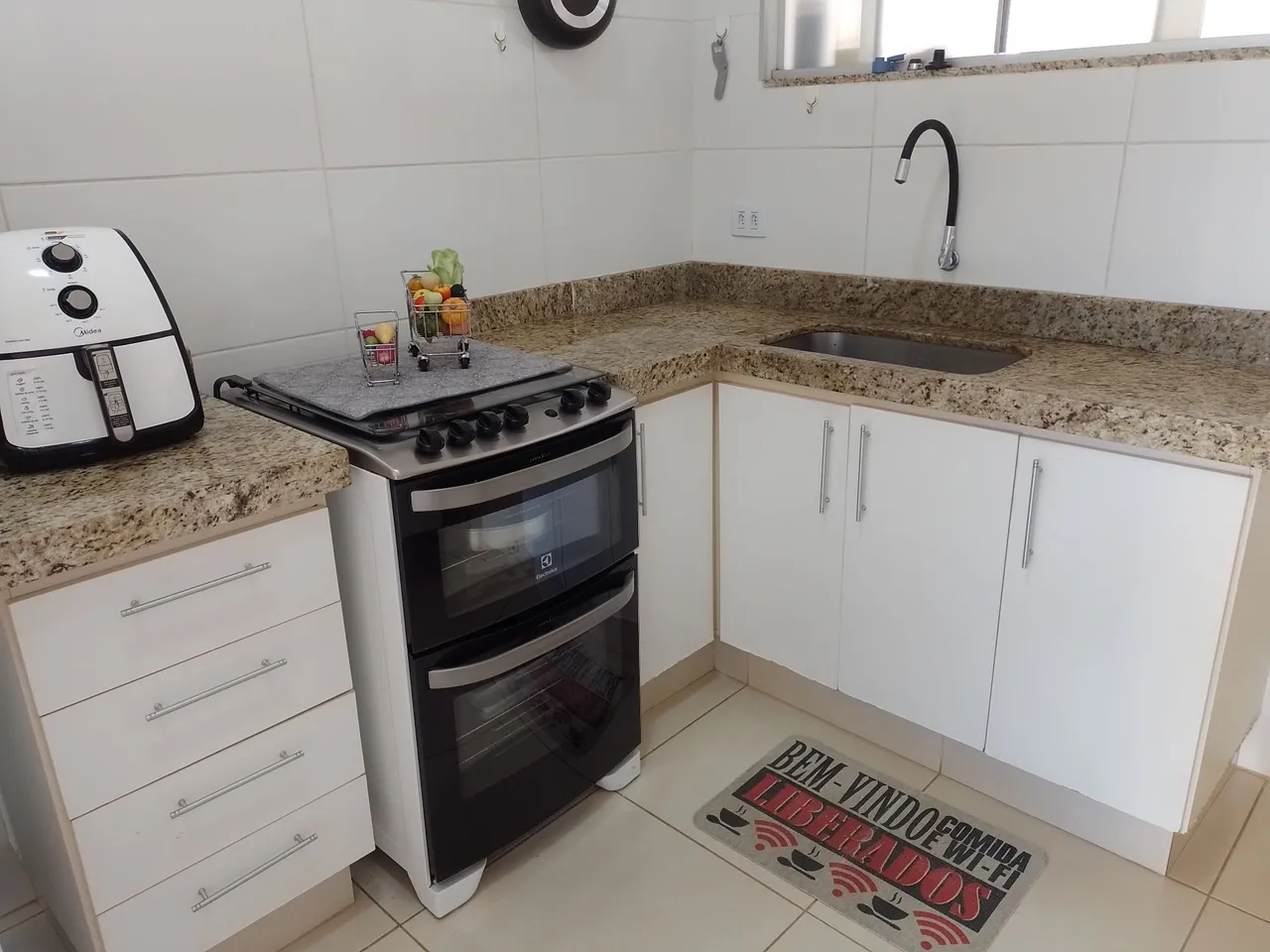 Pia p cozinha com cuba .