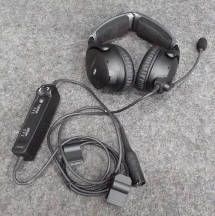 Fone de ouvido Bose A30 5XLR