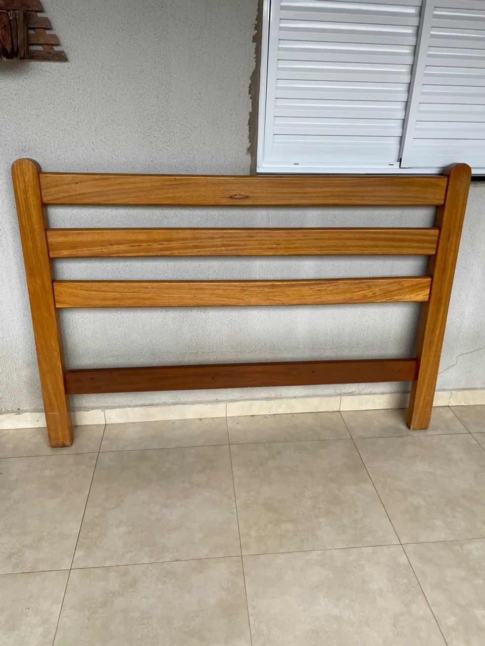 Cabeceira de madeira 