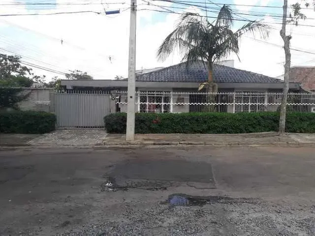 Casa em Rua dos Ipês - Barreirinha - Curitiba/PR