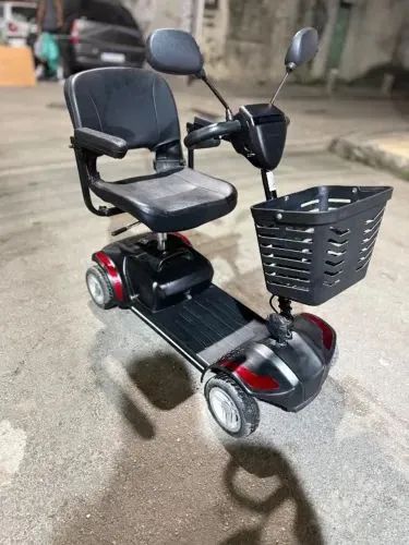 Scooter semi novo, carrinho cadeira elétrica moto deficientes cadeirante mobilidade idoso