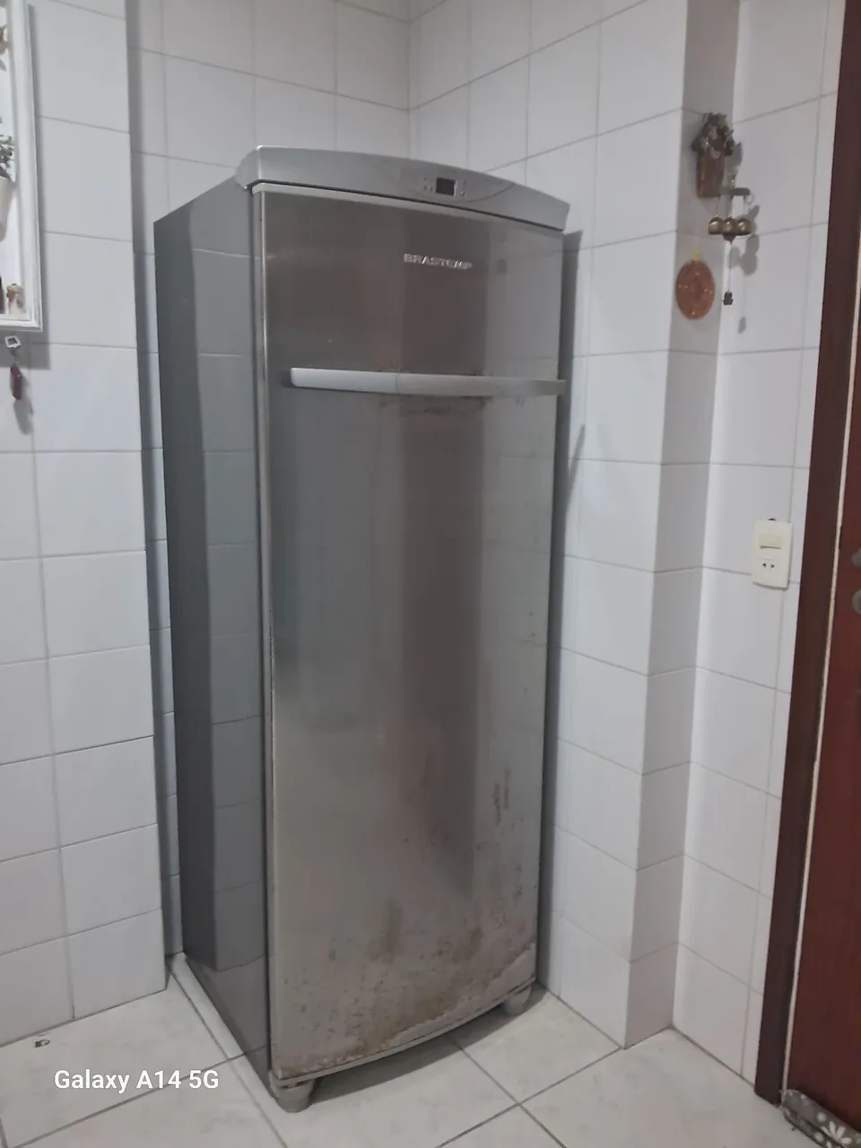 FREEZER com defeito.