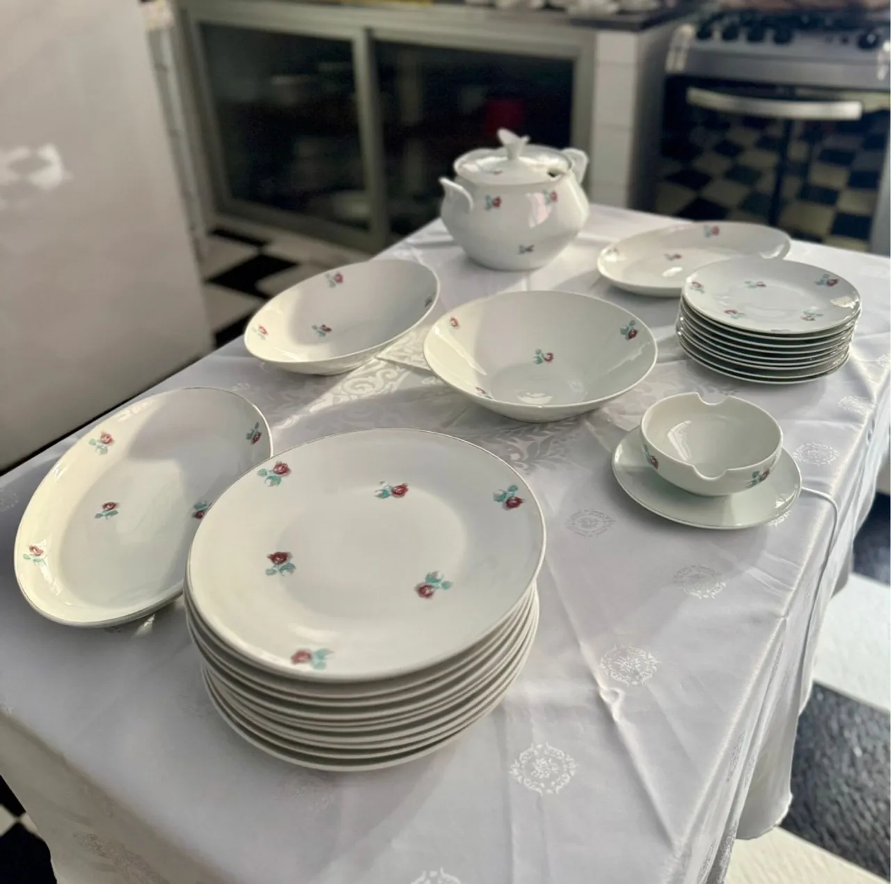 Jogo de Jantar em Porcelana Steatita 26 peças