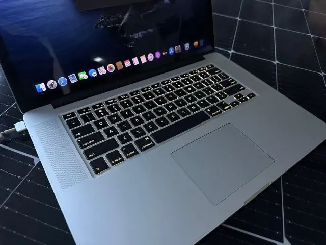 Apple MacBook Pro A1398, Intel I7, 8GB, 256GB SSD, Tela 15.4