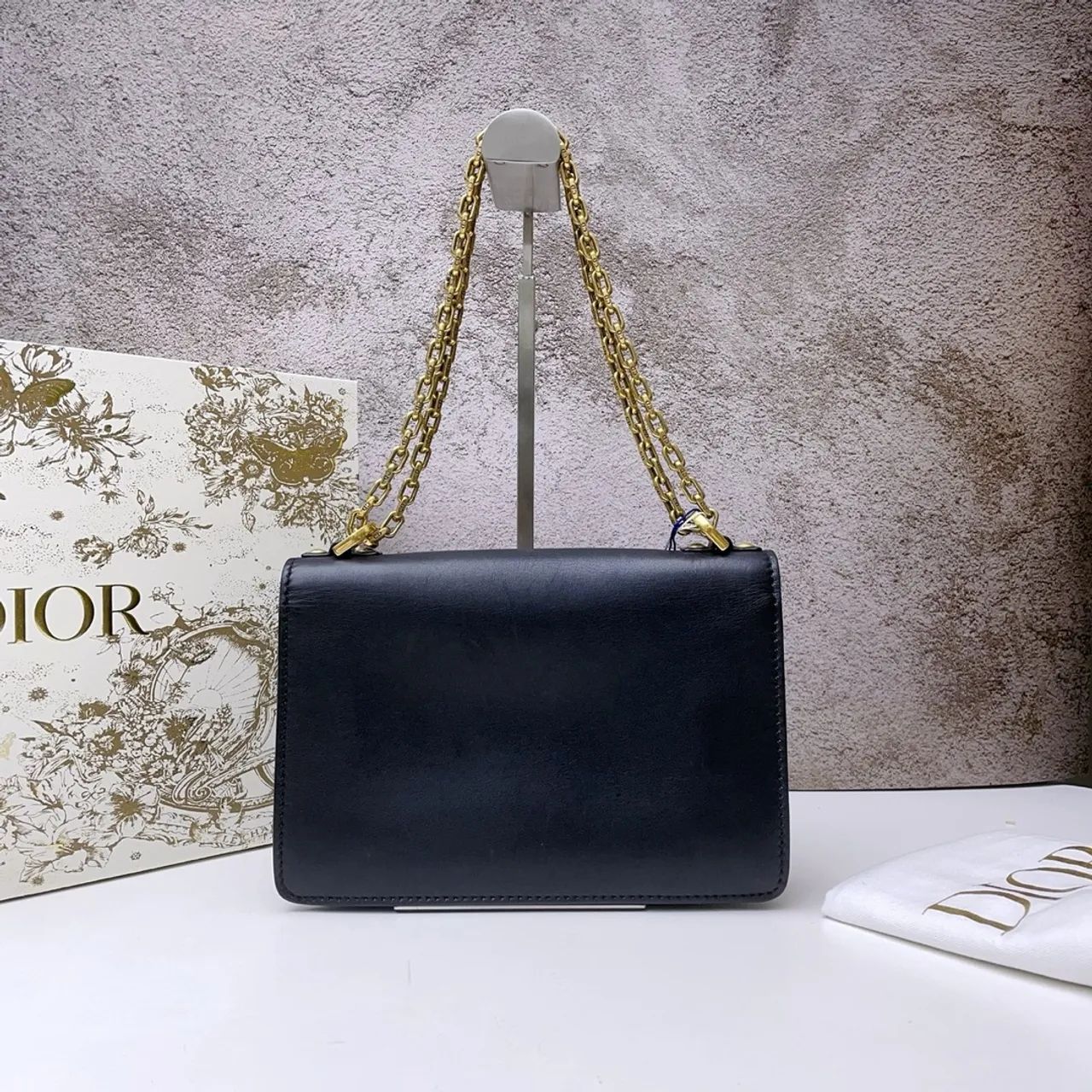 Bolsa J'Adior de Couro - Elegância e Sofisticação - Foto 5