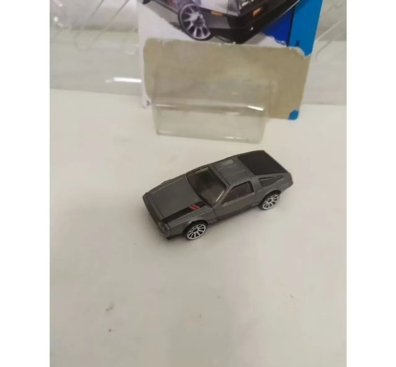 Hotwheels DeLorean cinza 1/64