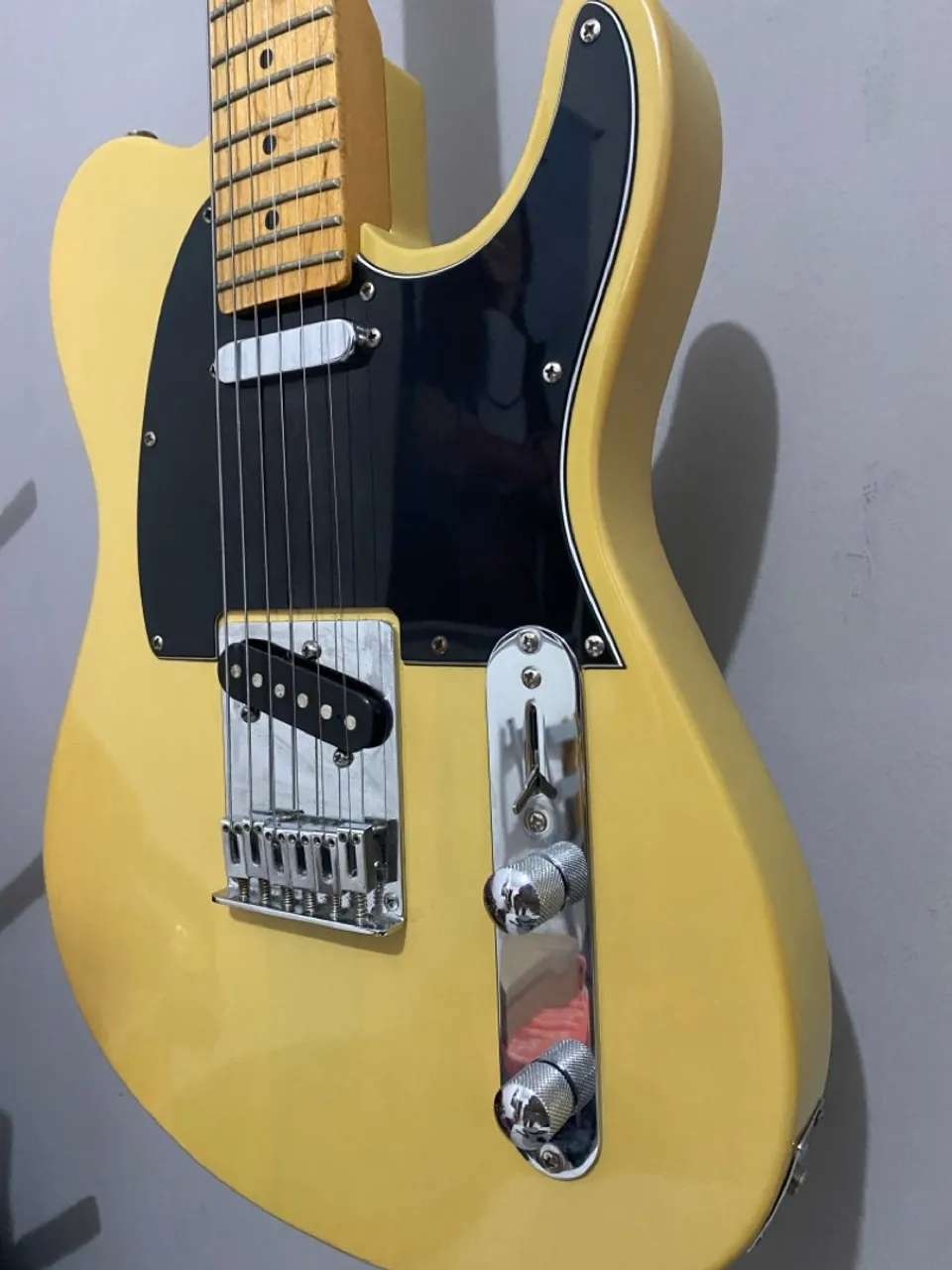 Guitarra Telecaster Amarela