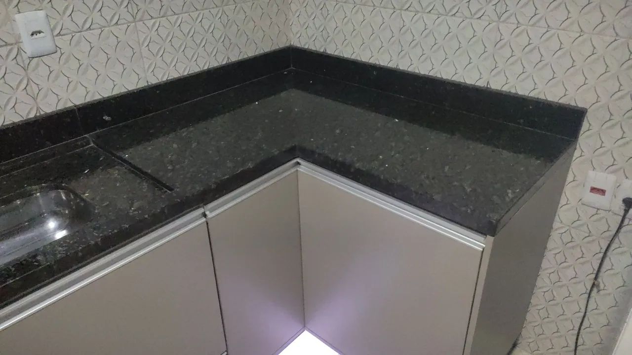 Armário de Cozinha com bancada de granito Verde Pérola  - Foto 2