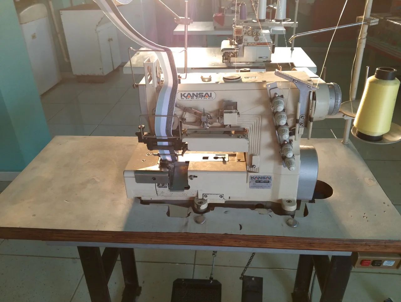 Máquina de costura  - Foto 3