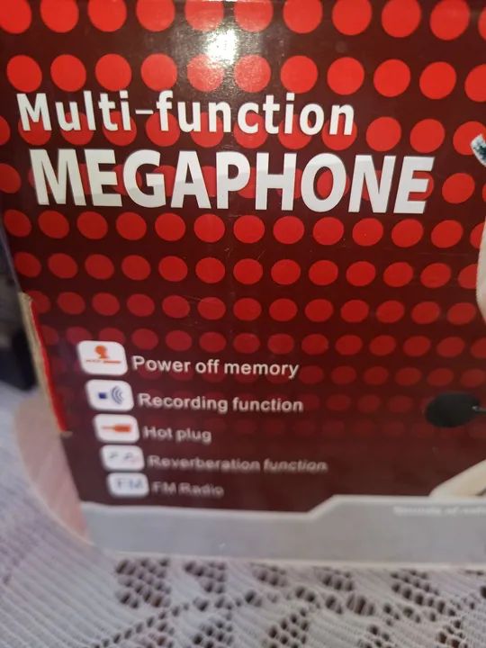 Megafone Portátil Multifuncional com Microfone Sem Fio - Foto 2