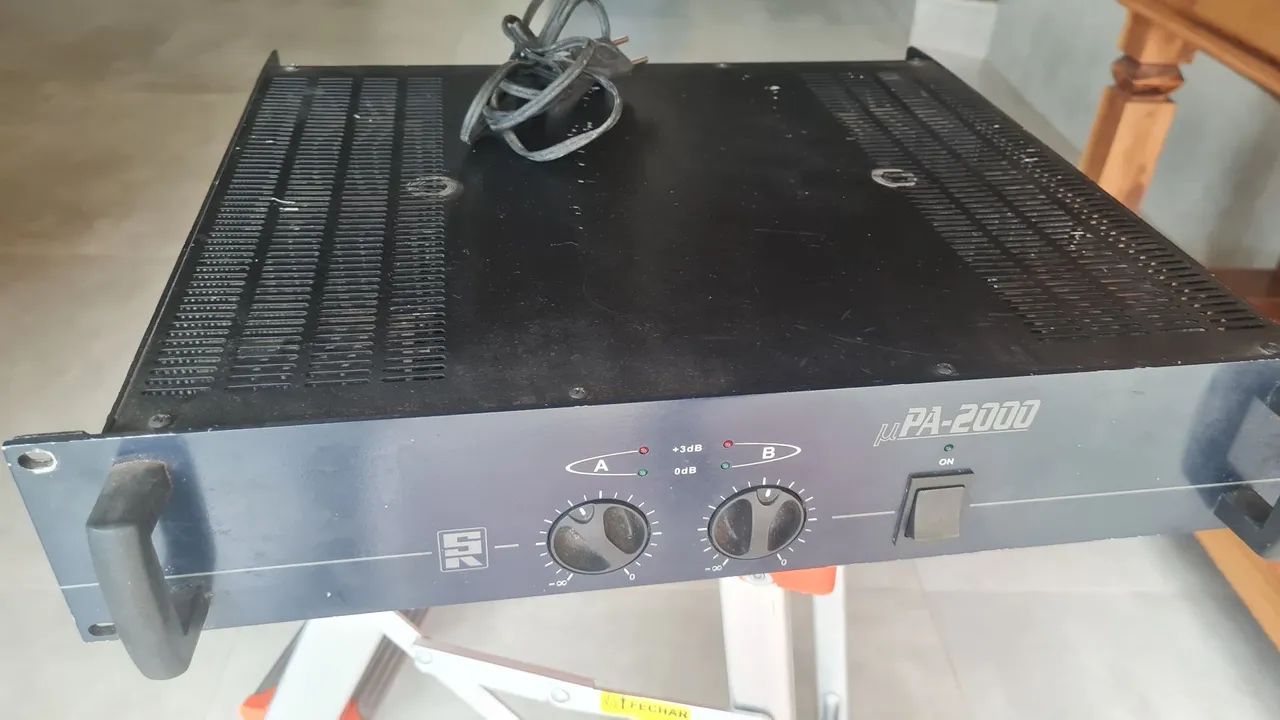Amplificador de Áudio PA-2000
