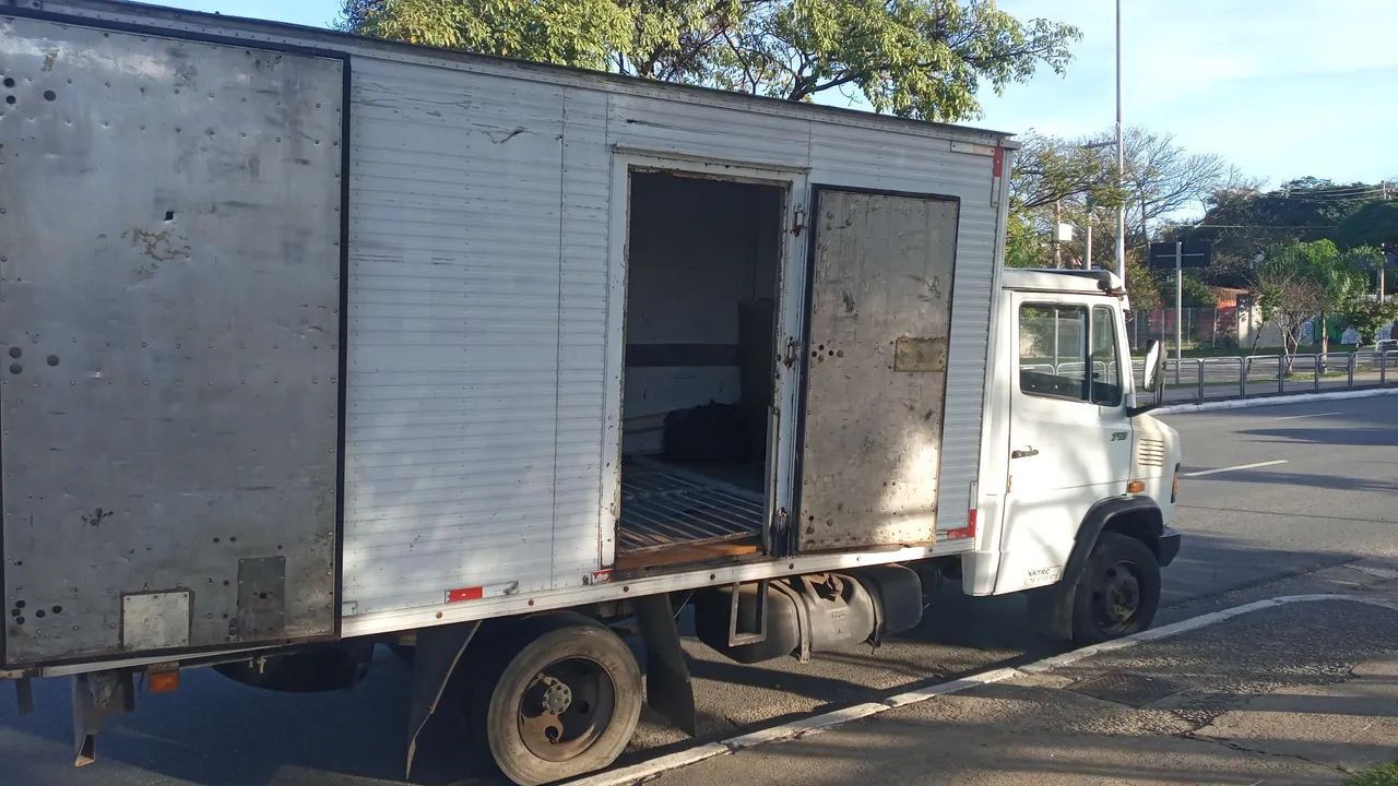 Mercedes-Benz ** Modelo 710 - Foto 6