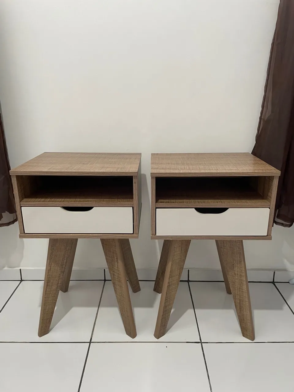 Vende-se Kit 2 Mesas de Cabeceira