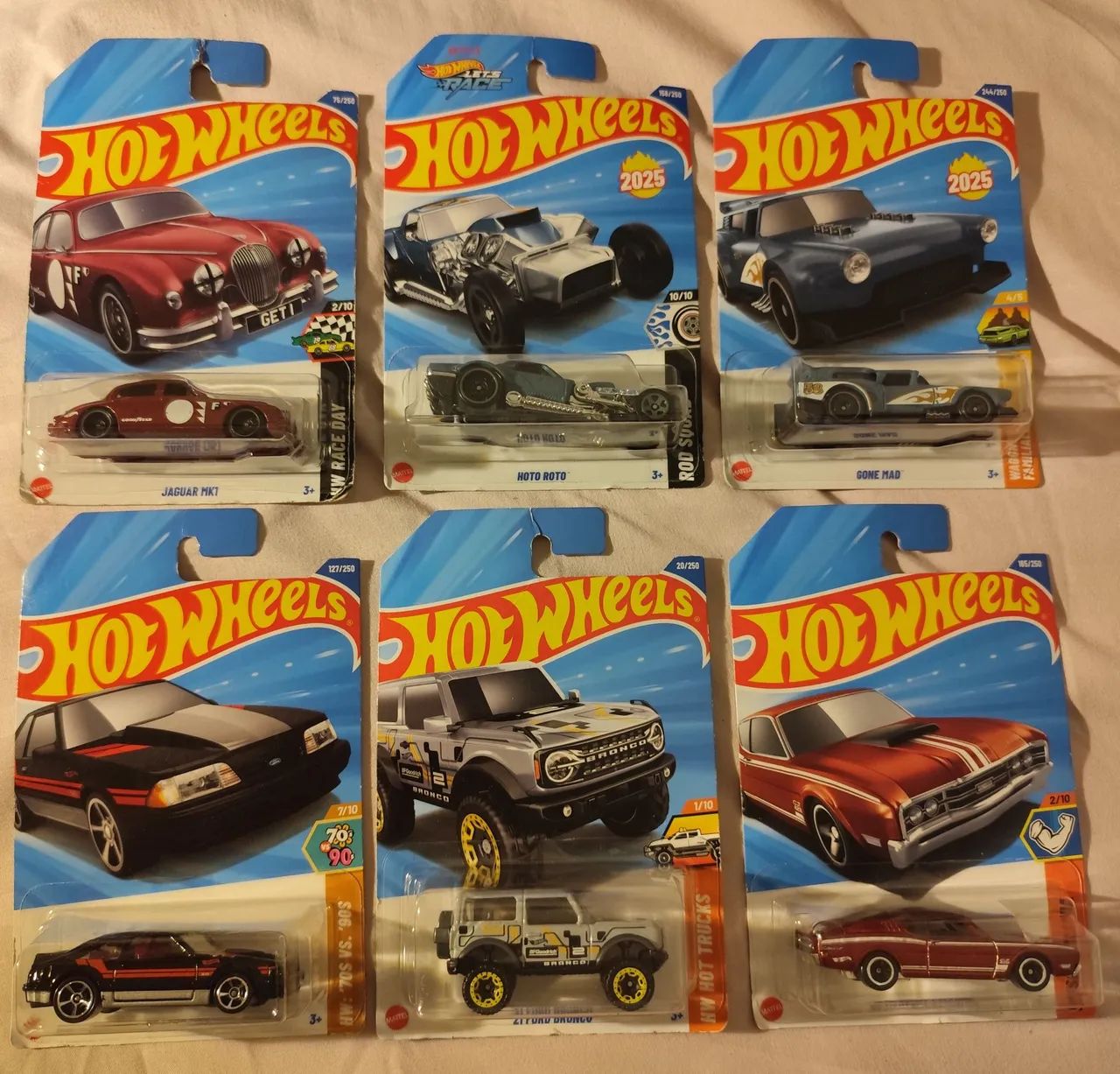 6 carrinhos Hot Wheels 
