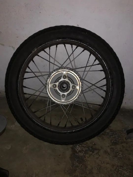 Vende-se pneu traseiro completo fan 125 2008