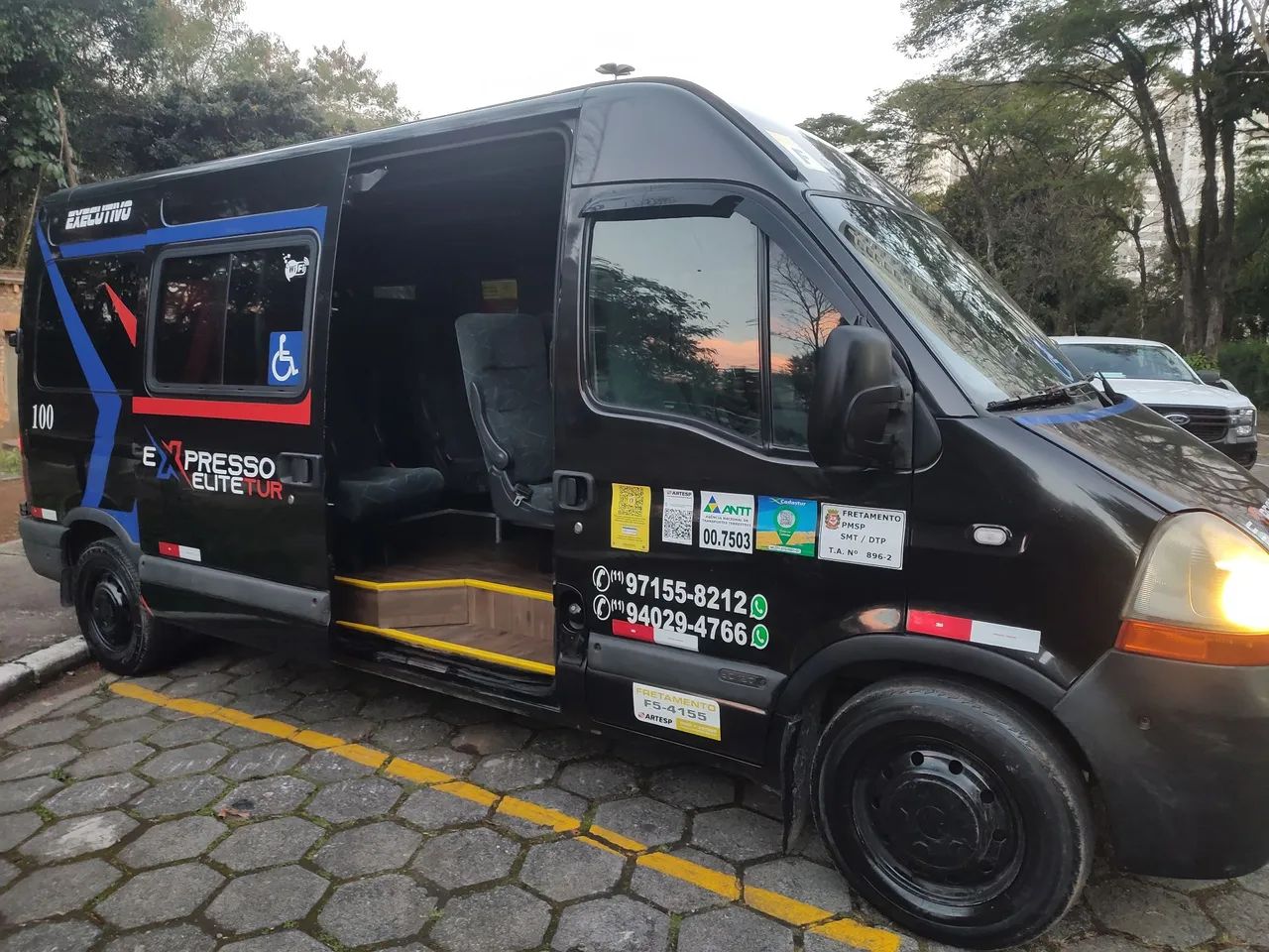 Renault Master 2..5  DCI execu#tiva 115 CV 16 Lugares Disel 2010