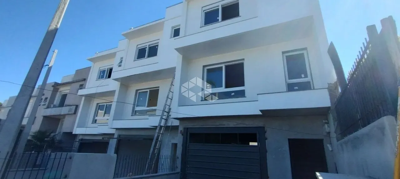 SOBRADOS!!! 3 dormitórios 2 vagas. Bairro Jardim América em Caxias do Sul